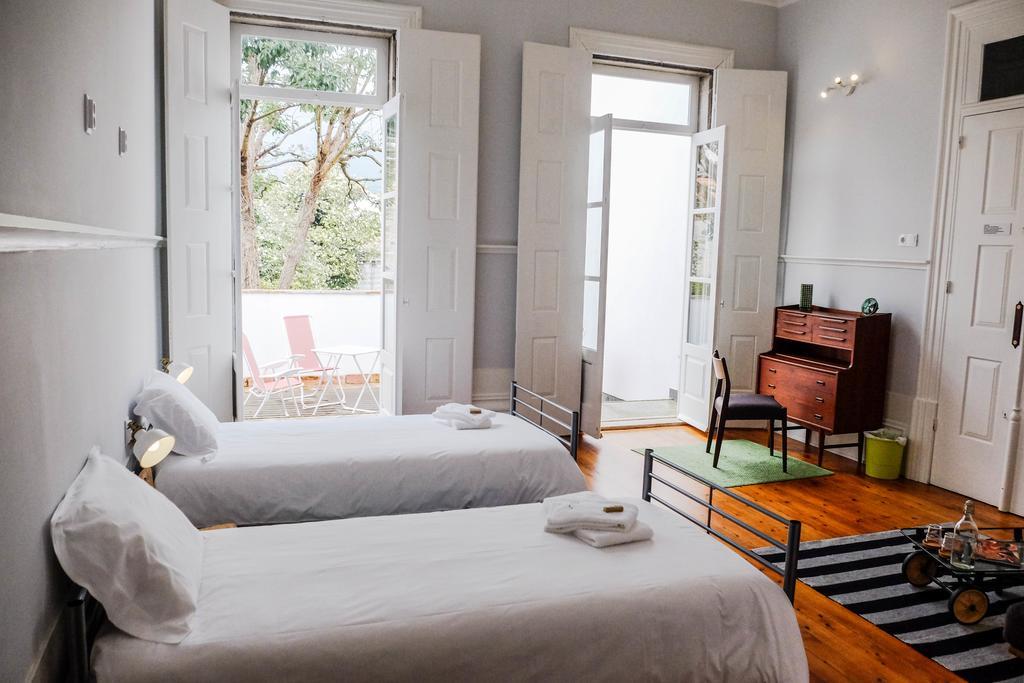 Dona Emilia Guest House & Studio Apartment Building Виана-ду-Каштелу Экстерьер фото