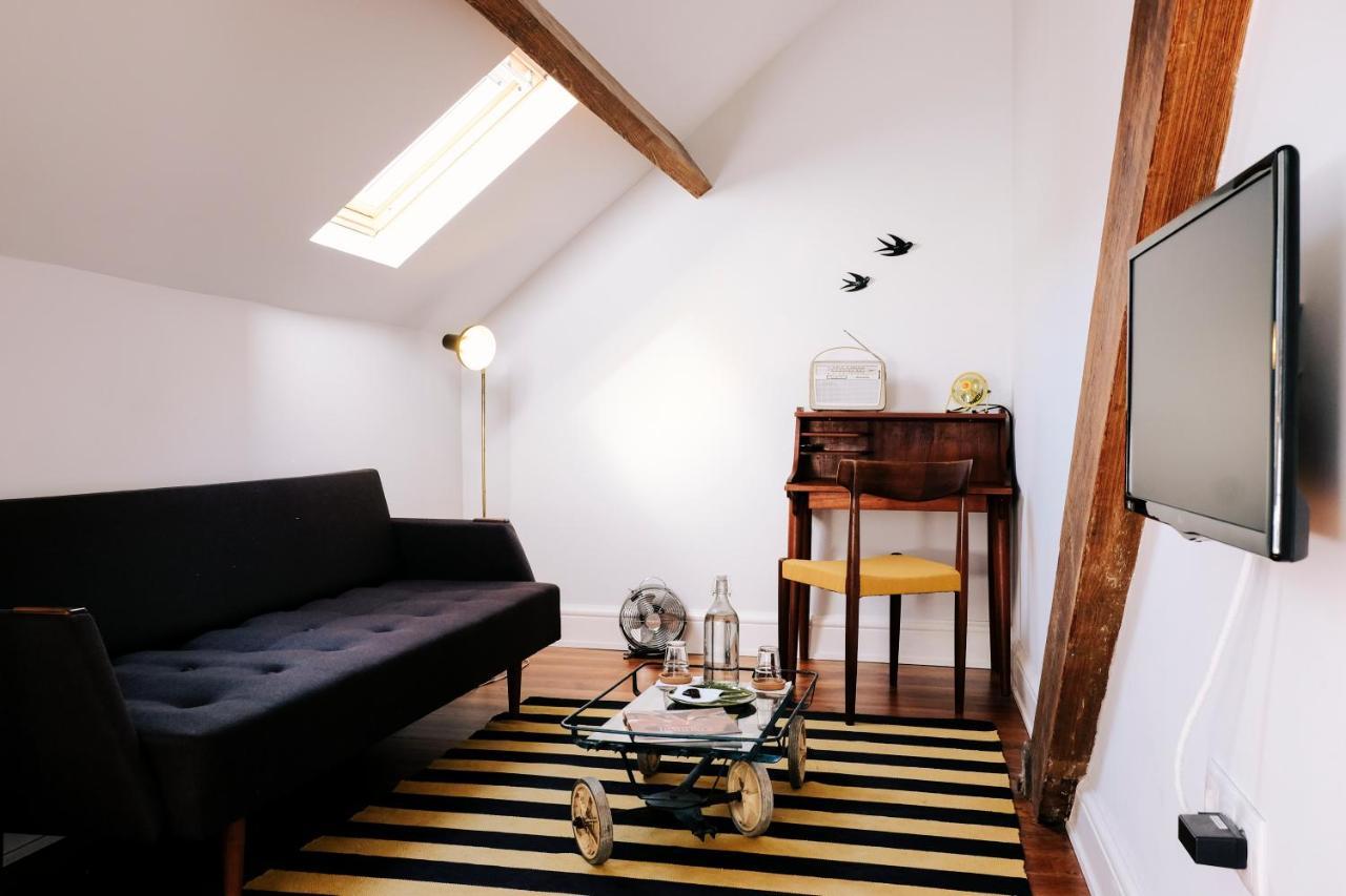Dona Emilia Guest House & Studio Apartment Building Виана-ду-Каштелу Экстерьер фото
